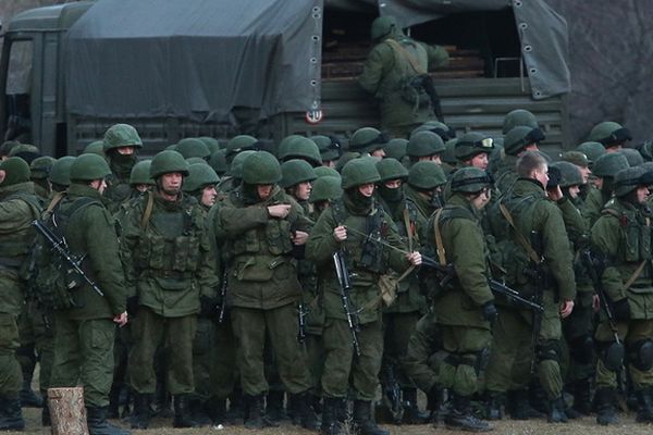 Перед выборами Молдавия занялась поисками "зеленых человечков"