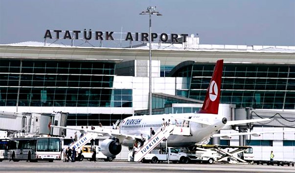 Рейсы, следовавшие в аэропорт Стамбула, где произошли взрывы и перестрелка, срочно разворачиваются в другие гавани
