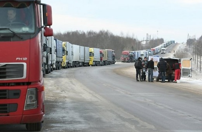 Киев в ожидании снежного катаклизма: в столицу запрещен въезд грузовых авто, в ближайшие часы будет сильная метель