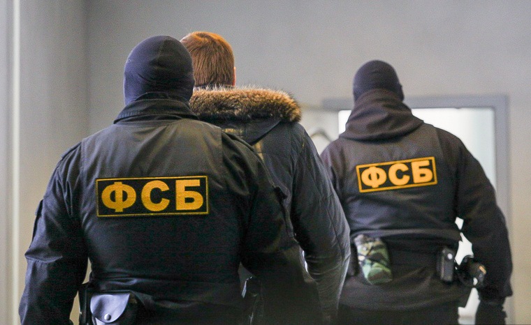 Спецслужбы Путина арестовали двоих граждан Украины на границе с аннексированным Крымом и обвиняют их в уголовных преступлениях