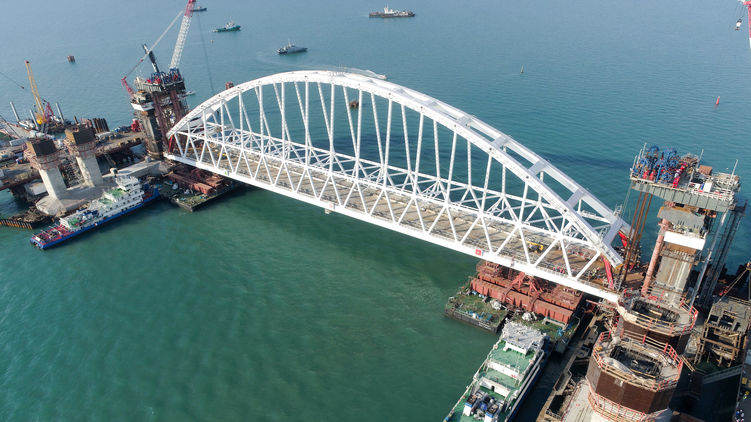 Угроза разрушения Крымского моста: российские власти возмущены успешными испытаниями нового украинского ракетного комплекса "Гром-2"