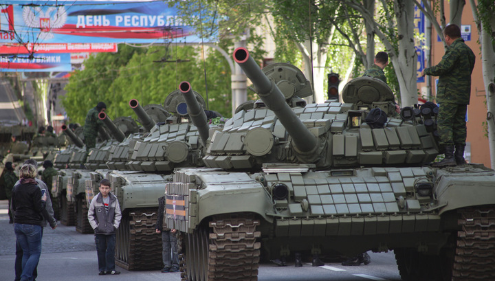 ​Боевики маскируют на окраинах Донецка пригнанную на парад Победы технику, - Тымчук