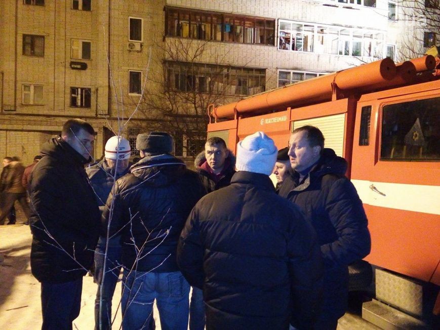 Взрыв в жилом доме в Сумах: разбор завалов пришлось приостановить, в Сети появились самые последние фото с места смертельной трагедии