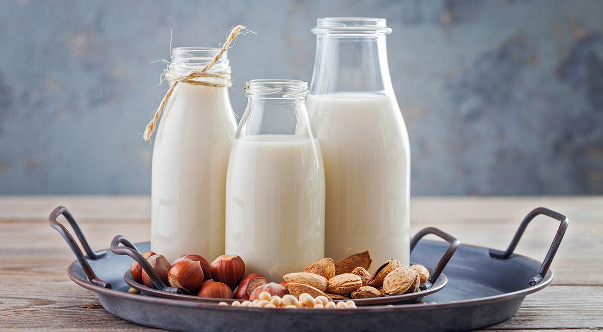 Польза и вред растительного молока: кому его не рекомендуют пить