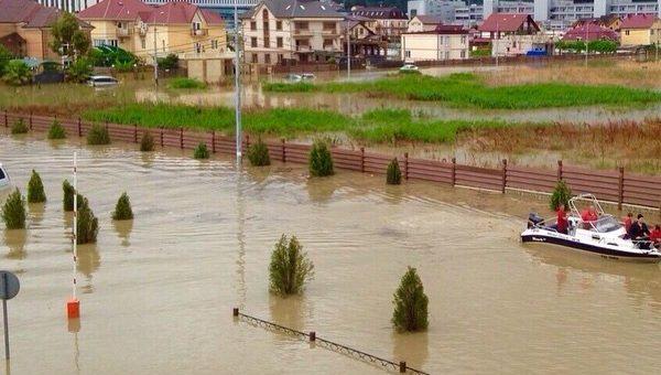 ​Потоп в Сочи: сотни домов ушли под воду, экстренная эвакуация населения