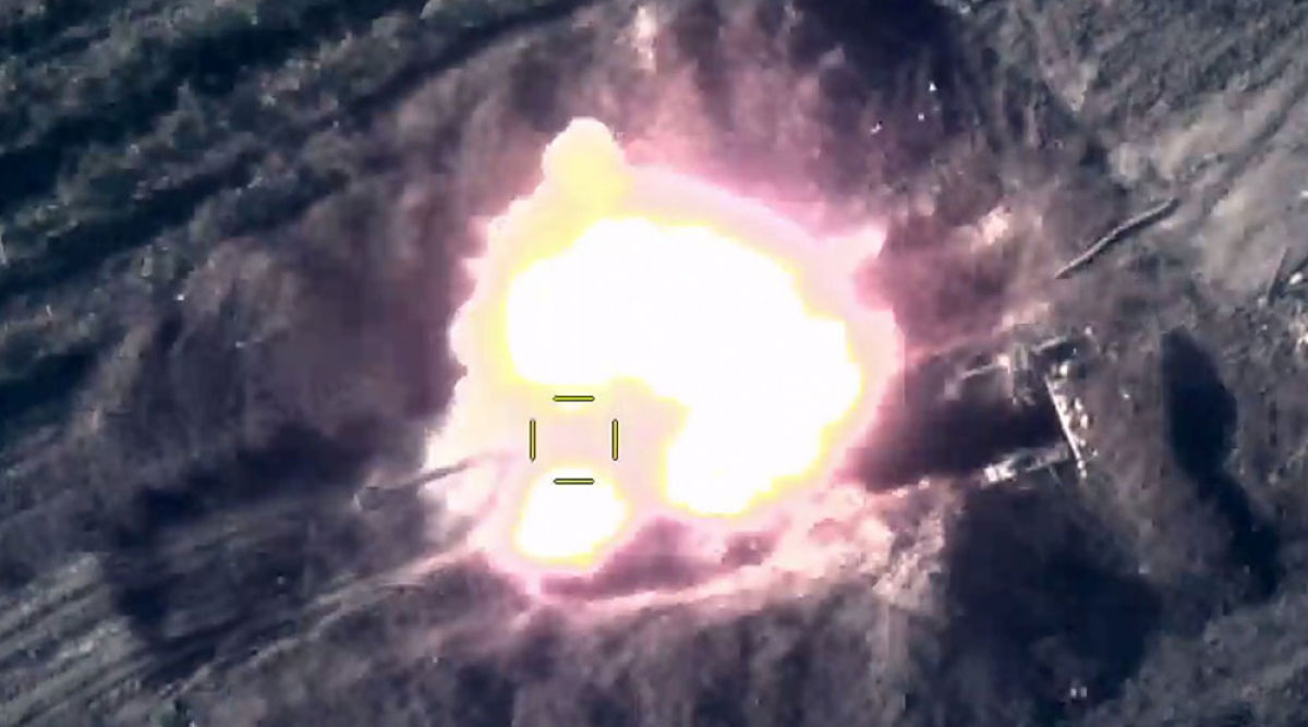 ВСУ разбомбили российских военных "Байрактарами": взрыв ЗРК "Тор-М1" попал на видео