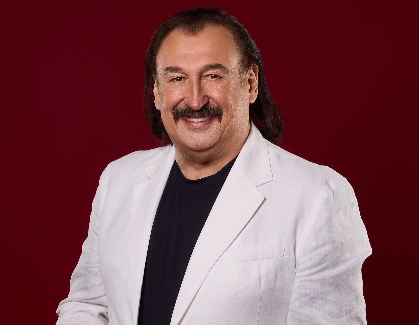 Кумир молоді Степан Гіга перебуває у комі: що трапилося з популярним артистом