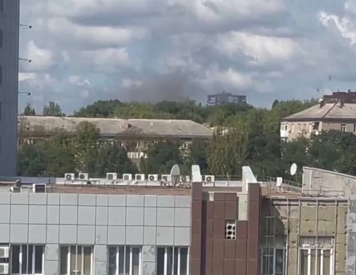 Ликвидировано 73 оккупанта, включая 6 офицеров: Z-пабл​ики об ударе ВСУ по базе ВС РФ в Донецке