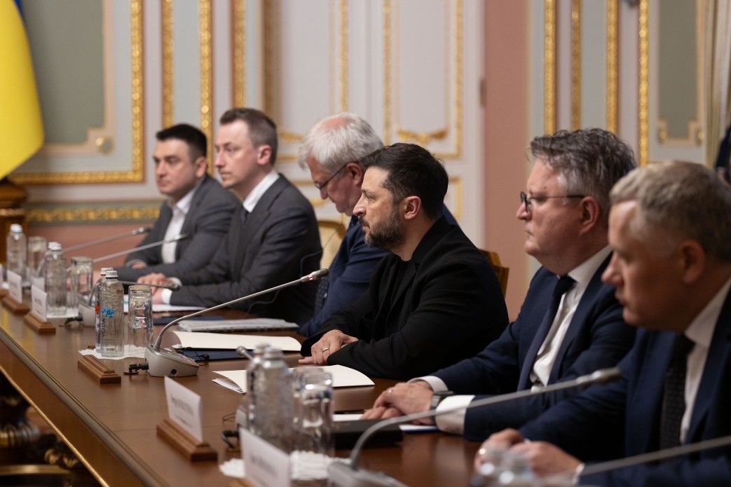 Зеленський про атаку по автобусу на Брянщині: "Російська провокація, щоб втягнути Білорусь у війну"