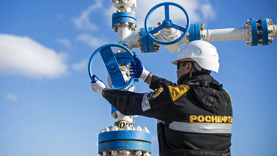 США поставили "Роснефть" "на колени": стало известно, как американские санкции "ударили" по крупнейшей нефтегазовой компании РФ 