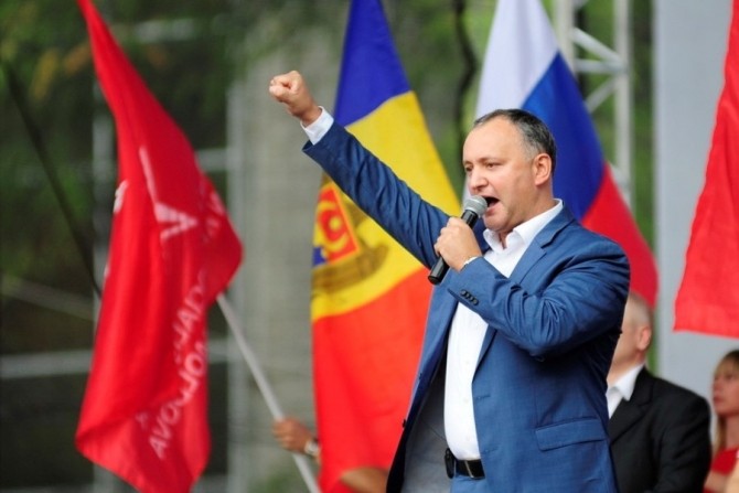 КС Молдовы снова отстранил президента Додона от поста, чтобы принять закон о борьбе с российской пропагандой