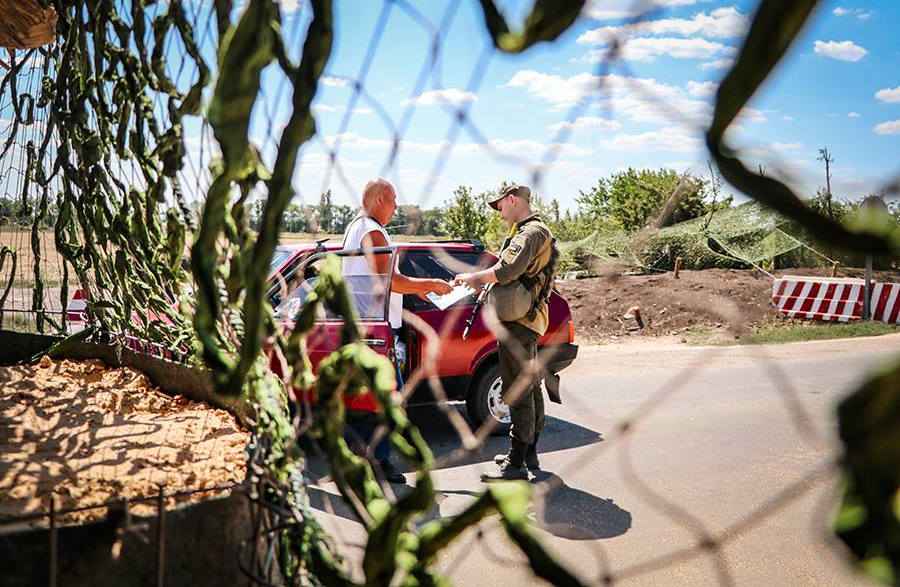 ​В праздничные дни бойцы ООС схватили на Донбассе 4 террористов "ДНР" - подробности