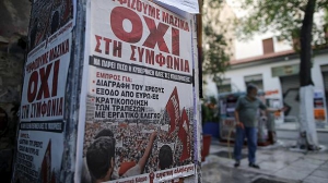 Греция выбирает выплачивать долги или нет: референдум стартовал