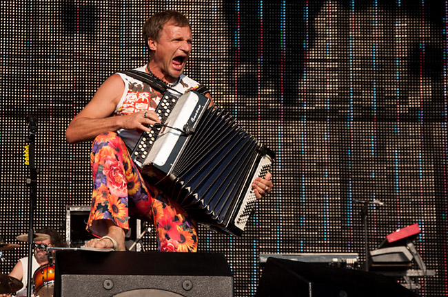 Олег Скрипка и "Вопли Видоплясова" выступят в зоне АТО: группа отыграет несколько эксклюзивных концертов для бойцов ВСУ