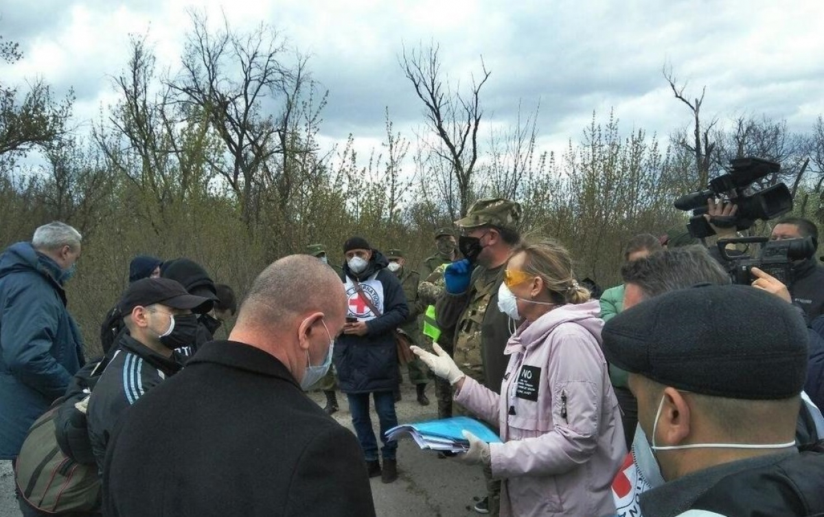 "Я к вам не еду. Вам все понятно?" - бывший боевик "ЛНР" поставил на место "республику" и отказался от обмена