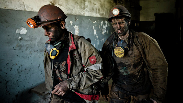 ​Боевики ЛНР закрывают большую часть шахт на оккупированных территориях