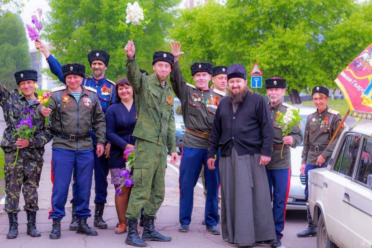 Алчевск с флагами атамана Краснова - кадры, как в "ЛНР" на 9 Мая славили союзника Гитлера