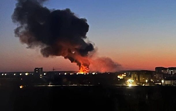 В Мариуполе хорошо прилетело по складу оккупантов: взорвался БК, 10 российских военных пострадали