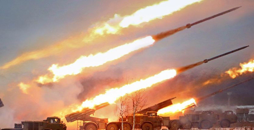 В Ахтырке Россия тремя ракетами разбомбила воинскую часть: 70 человек ранены, количество погибших неизвестно