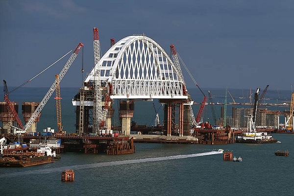 С подходом не складывается: мост в Крым "подорожал" еще на 3 млрд рублей