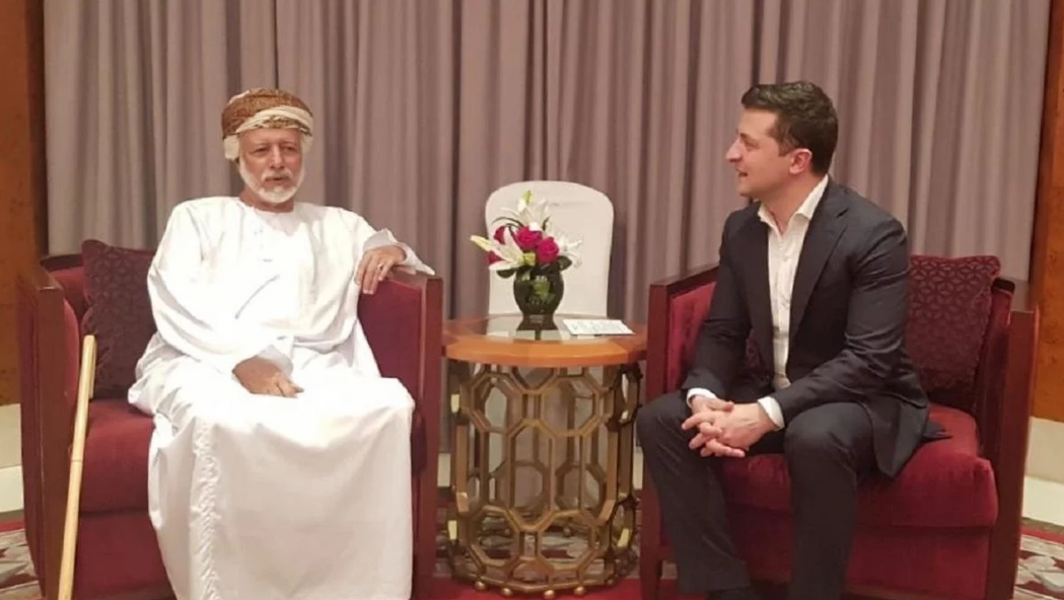 Зеленский в Омане: у Порошенко отреагировали на выезд президента