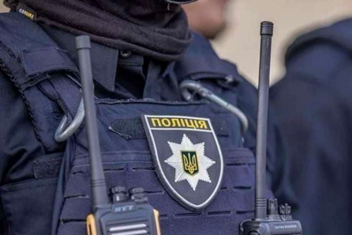 Пожар и выбитая витрина: в Киеве сотрудник "ПриватБанка" ограбил банкомат