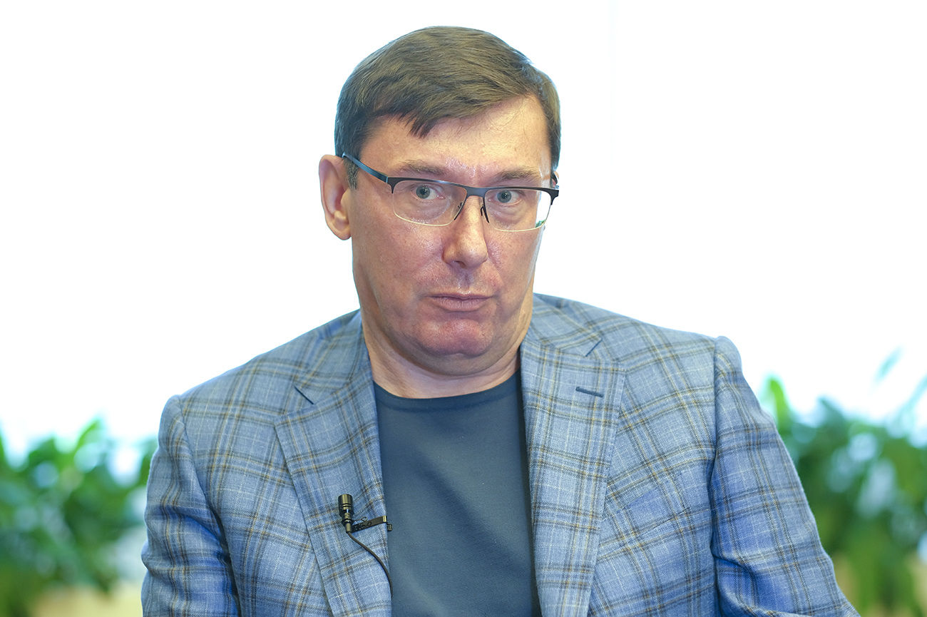 Луценко озвучив повний сценарій того, що буде з Порошенком після повернення його в Україну 