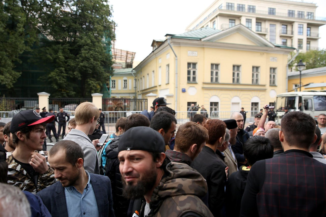 В Москве мусульмане с криками "Аллаху Акбар" восстали против силовиков 