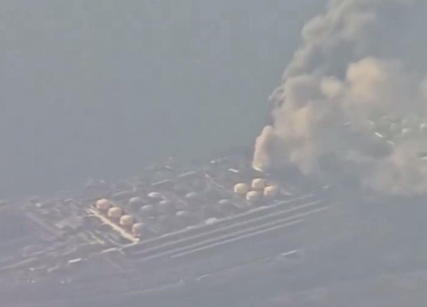 Спутники засняли новые очаги пожаров в порту Усть-Луга в РФ после повторной атаки украинских дронов