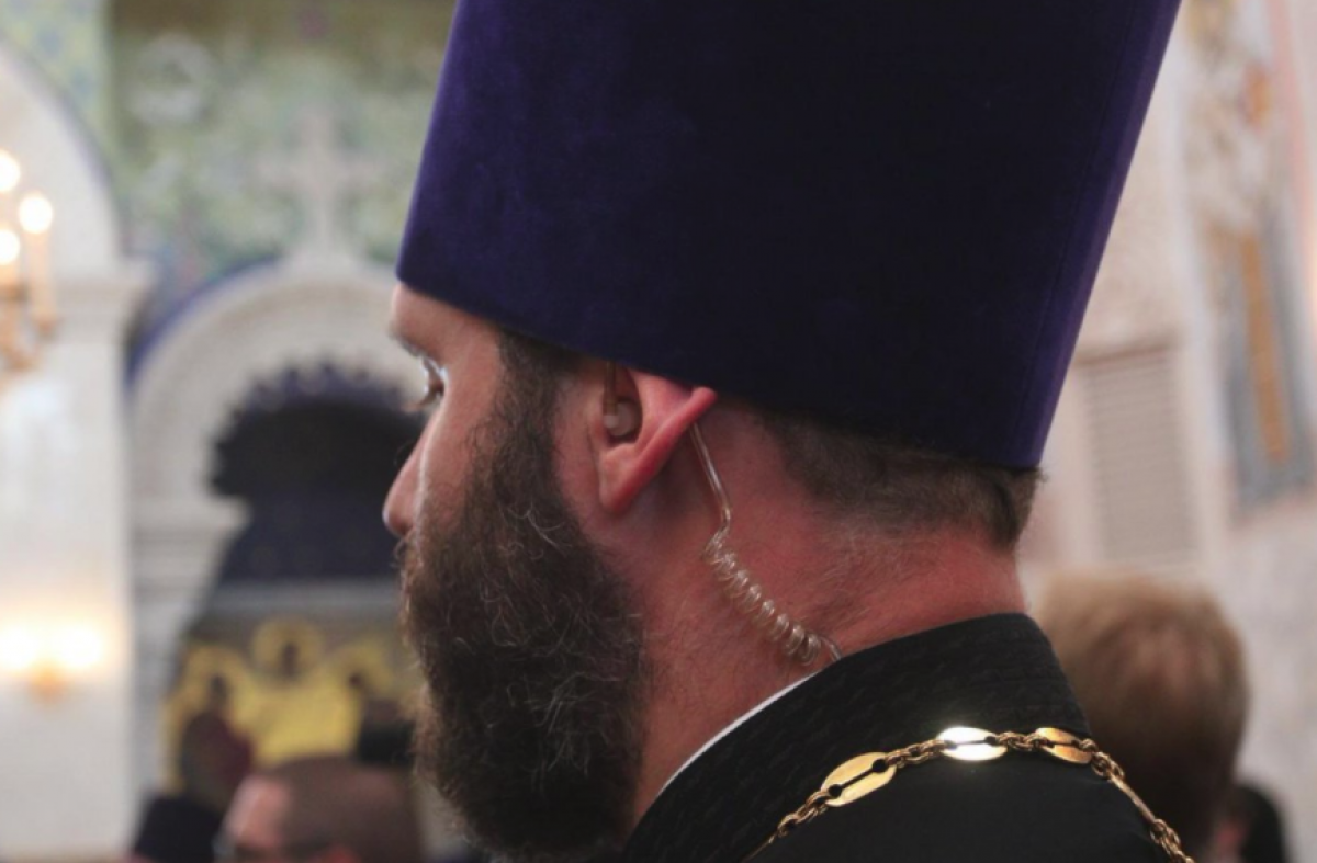 “Батюшка с наушником", - наиболее приближенный патриарха Кирилла болен коронавирусом 