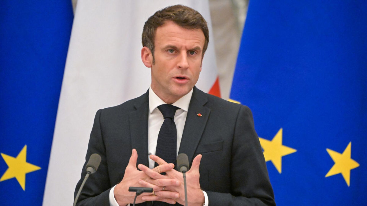 "Макрон признал свою ошибку", – политолог Буряченко об изменении риторики лидера Франции