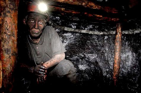 Димитровских горняков отправляют в бесплатные отпуска - Украина не покупает добытый ими уголь