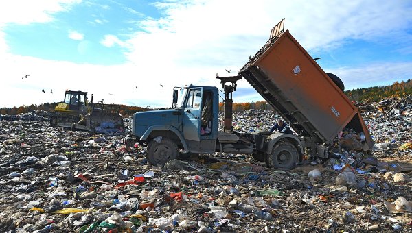 Экологическая катастрофа во Львове откладывается: Гройсман по указу Порошенко решит мусорную проблему