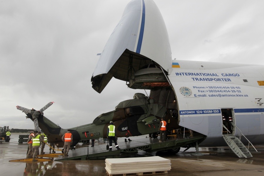 США и НАТО наносят удар по грузовой авиации Кремля – украинские Antonov Airlines получат контракт на сотни миллионов долларов вместо российской "Волга-Днепр"