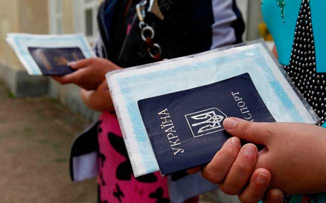 Пенсионеры, проживающие на оккупированных территориях Донбасса, могут получить за раз всю пенсию, назначенную в Украине: специалисты рассказали, что нужно делать