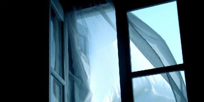 В Харькове годовалый ребенок выпал из окна