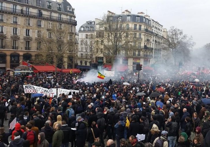 Францию "качает" от протестов профсоюзов: в центре Парижа произошли массовые беспорядки, - кадры