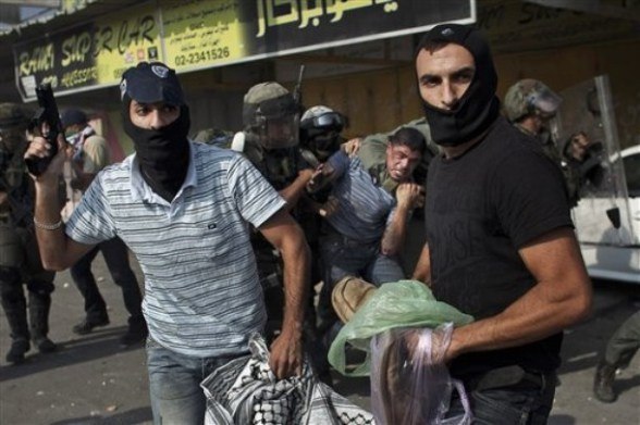 Ситуация в Израиле накаляется: на границе с Газой убитые, а по всей стране теракты