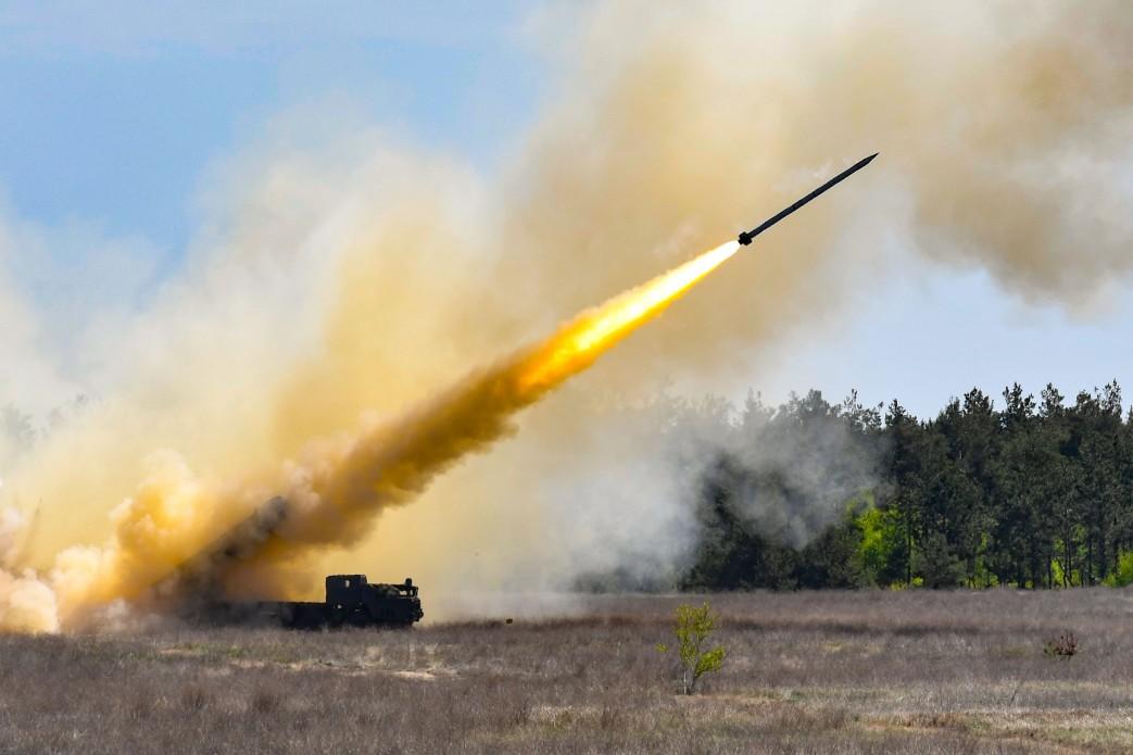 ​"С таким мощным ВПК способны ощериться неприятными для нас видами ракет", - в Кремле напуганы словами Порошенко