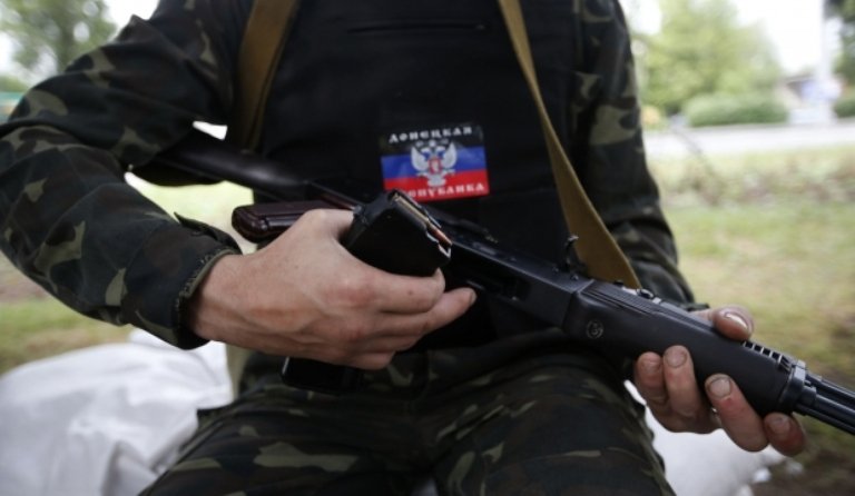 Российский террорист Николай Минченко сбежал из расположения части в оккупированном Донецке с оружием и взял в заложники женщину - разведка