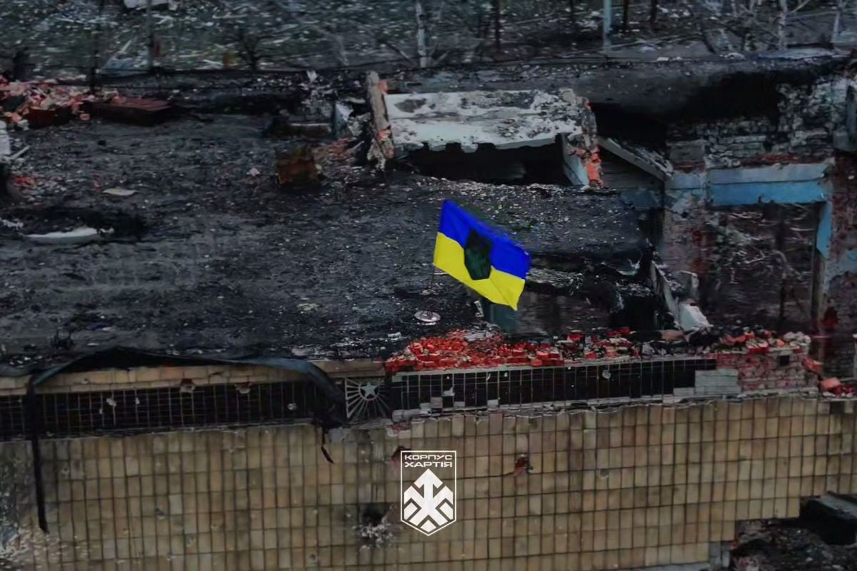 Мэрия Купянска зачищена от врага: воины "Хартии" вернули флаг Украины на здание