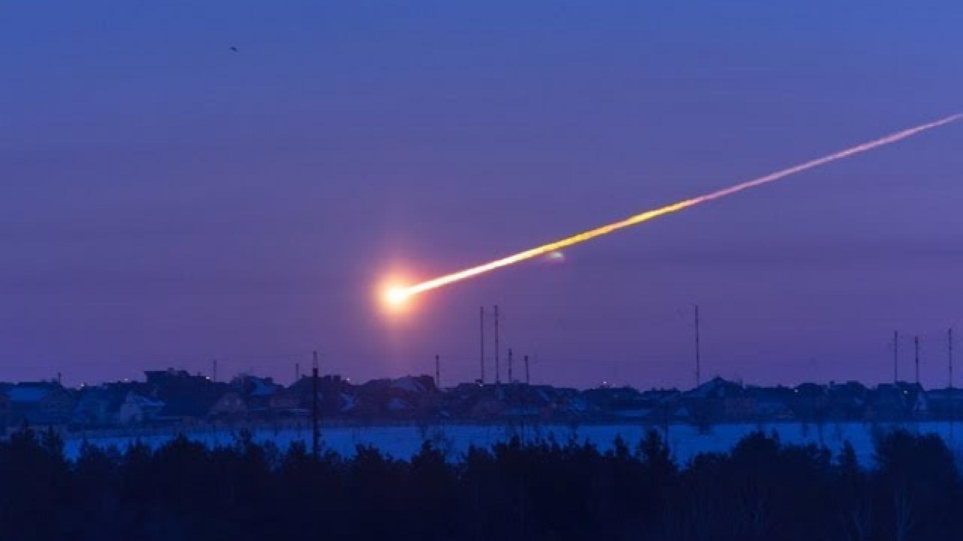 В Хакасии сняли уникальные кадры падения метеорита: в Сети показали необыкновенное явление