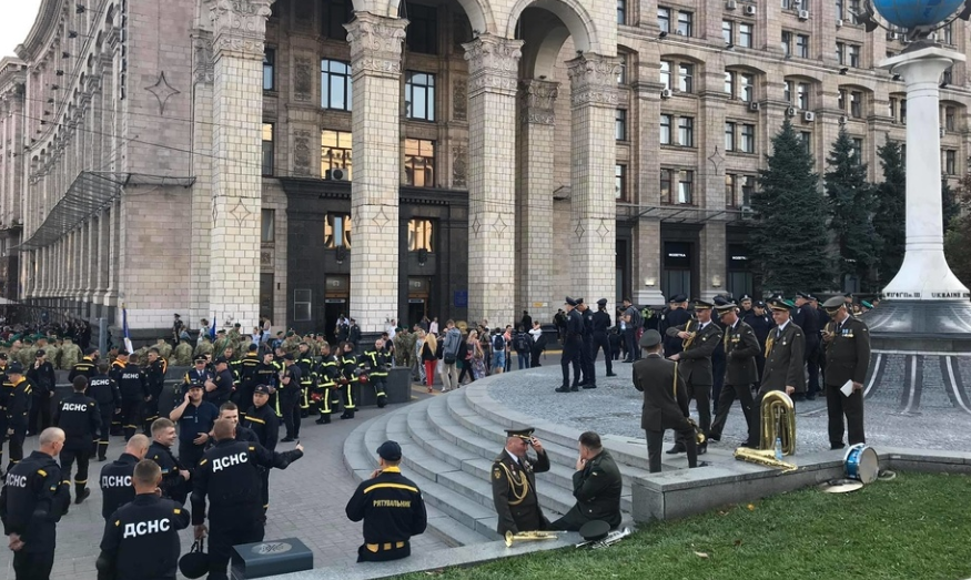 Щиты "Беркута" и водомет: в Сети появились кадры с репетиции "нового формата" Дня Независимости Украины 