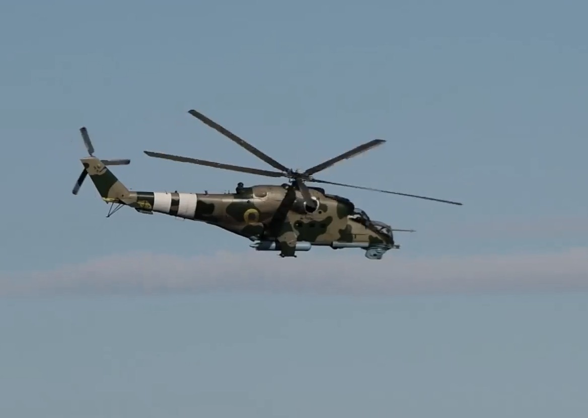 Военные маневры авиации на Донбассе: ВВС Украины сумели показать свое мастерство в воздухе - кадры