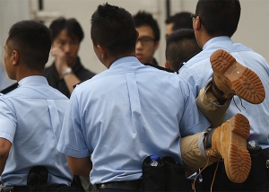 Полиция Гонконга арестовала подозреваемых в изготовлении взрывчатых веществ