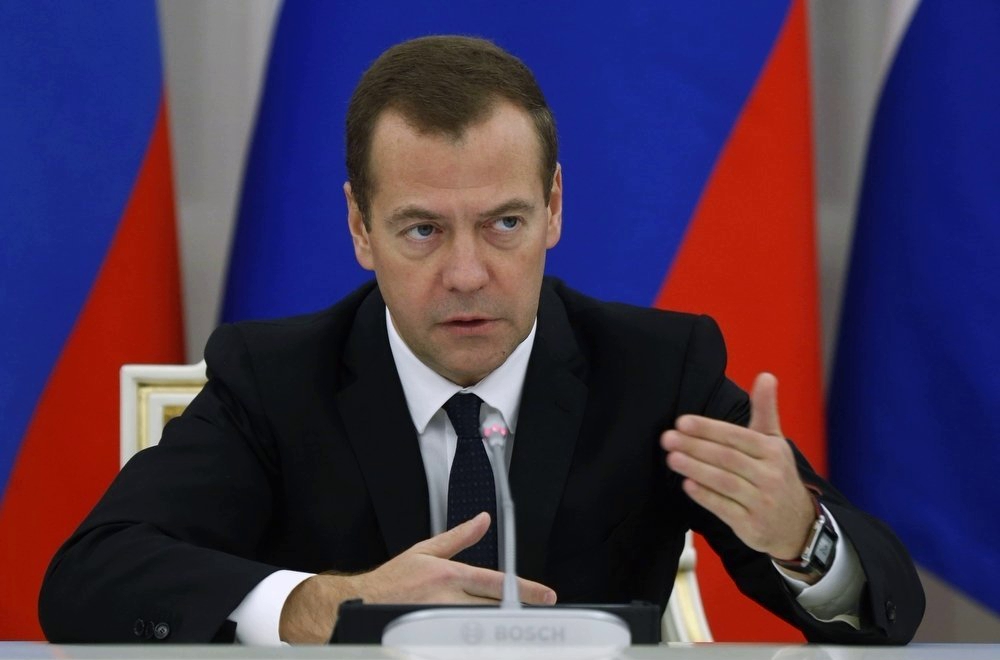 ​"Будут проблемы", - Медведев цинично отреагировал на введение военного положения в Украине