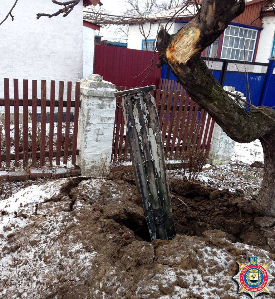 Последствия обстрела Гродовки: 16 прямых попаданий в частные дома, поврежденная школа