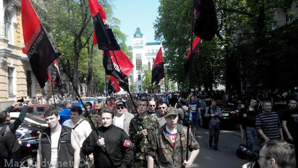 Митинг "Правого сектора" под Администрацией Президента в Киеве. Прямая видео-трансляция