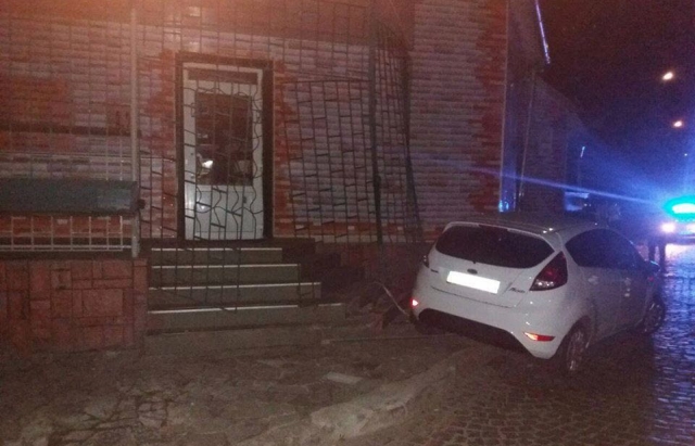 Пьяный прокурор Лупьяк из Мукачево после ДТП спрятался от полиции в больнице, которой заведует его отец