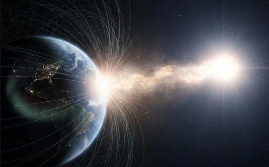Землю накрывает самая сильная магнитная буря 2025 года: опасность для техники и метеозависимых